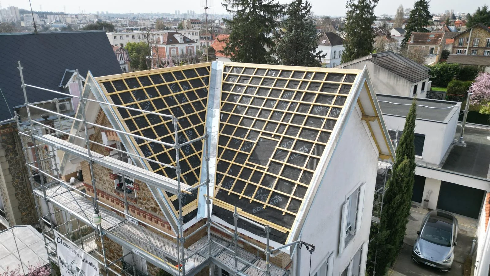 Troisième photographie des travaux sur la toiture en tuiles mécaniques